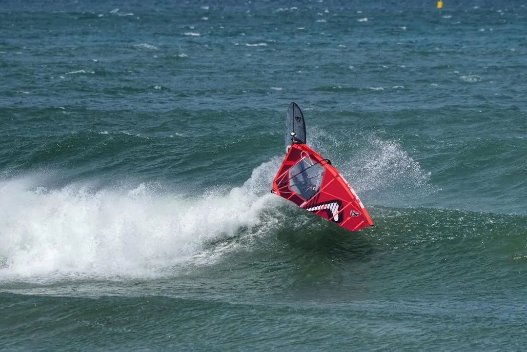 The man, the legend @ivannewmark
Friday was 🔥 Photos by @maleen555 🙌🏻🙌🏻 #carvemachine #customboards #sungod #severnesails #capetown #southafrica #windsurf #sunsetsurfshop #endlesssummer