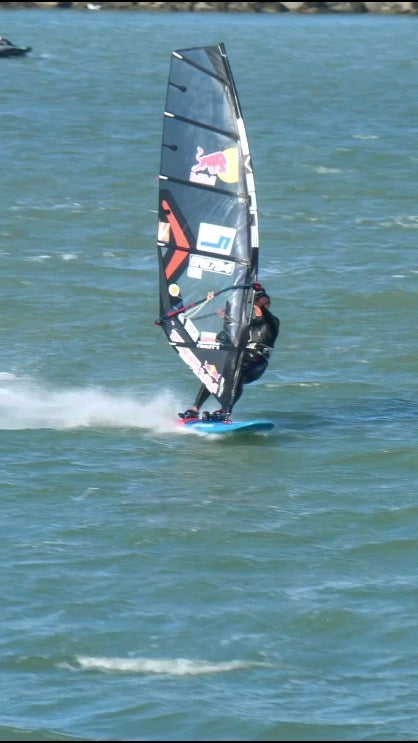 #Repost @lennart_neubauer 
โข โข โข โข โข โข
Scoring some good conditions the passt couple days๐ฅท
#freestyle #windsurf #windsurfing