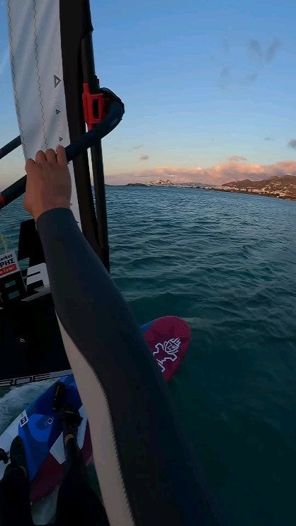 #repost @lennart_neubauer 
A windsurfers dream๐๏ธ ready and packed to fly down south tomorrow๐ฟ๐ฆ took out the 23โ ignite cause this session couldnโt be missed!!
#sunset #windsurf #freestyle