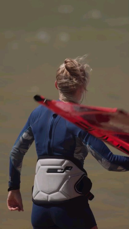 @odajohanne_windsurfing
The magical lake in South Africa๐ฟ๐ฆ
Thanks for filming๐ฅ: @adamsims.k72 @aalvaamedia 
#windsurfgirls #windsurfing #windsurf