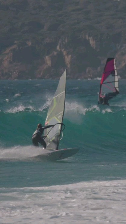 @linaerpenstein 
Almost late for the party yesterday but the Stone 84 from @sportlink.es and @severnewindsurfing 4.8 saved the day. ๐๐ผ๐๐ผ๐๐ผ
Thanks @sonofabeach.windwear for filming!