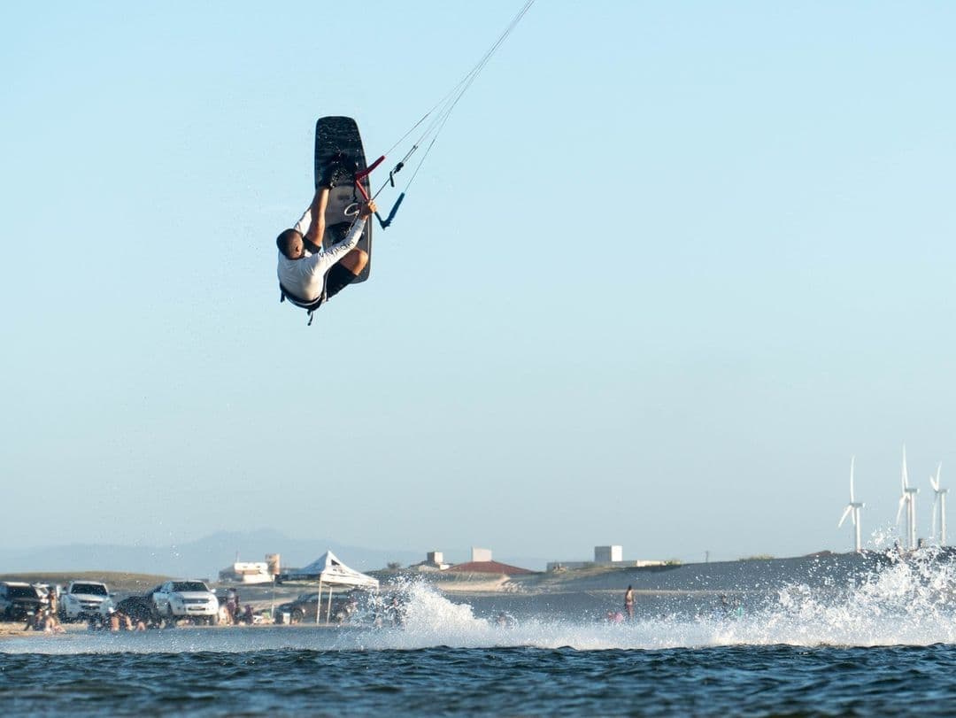 @itstomseager with a stylish grab on his Traverse EJ Pro in Brazil🔥
📸 @lucaseerkite