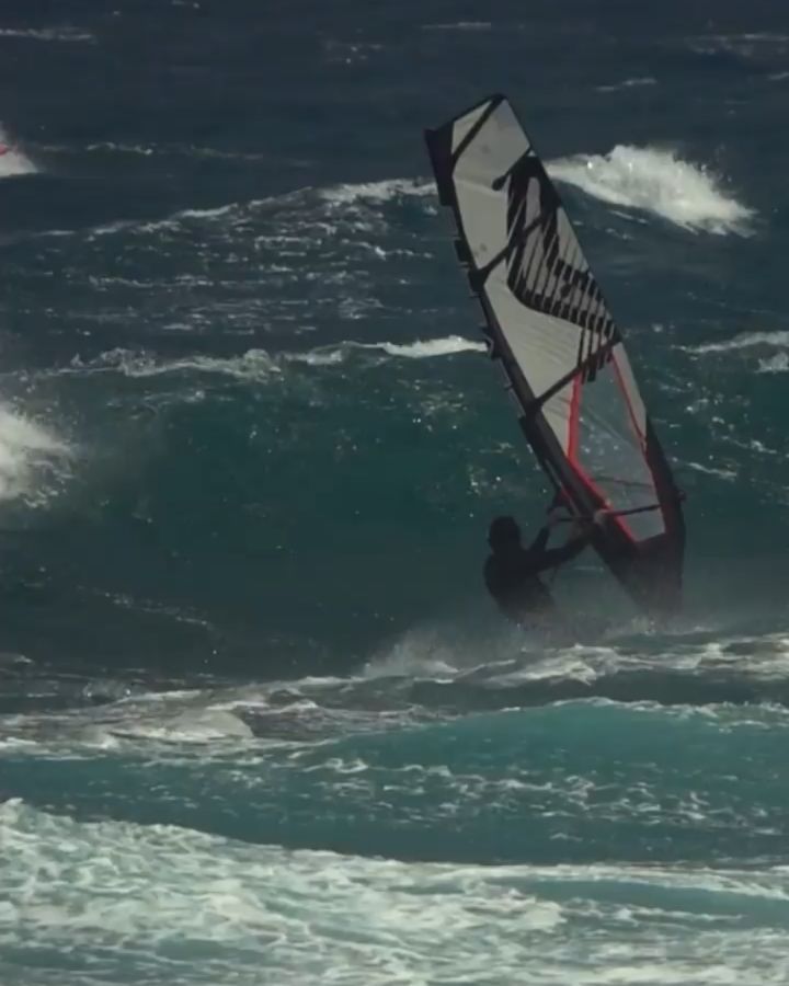 In case you missed @dieterb35 end of year video, follow link in bio 👆🏼

#Severne #teamSeverne #windsurfing #SeverneWindsurfing