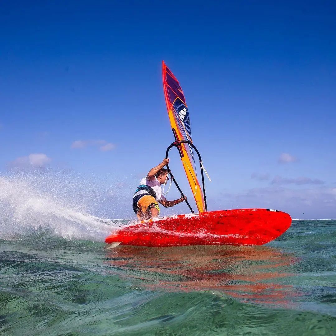 #TBT to freeriding days in Mauritius.

📸  @jcwindsurf

#Severne #teamSeverne #windsurfing #severnewindsurfing