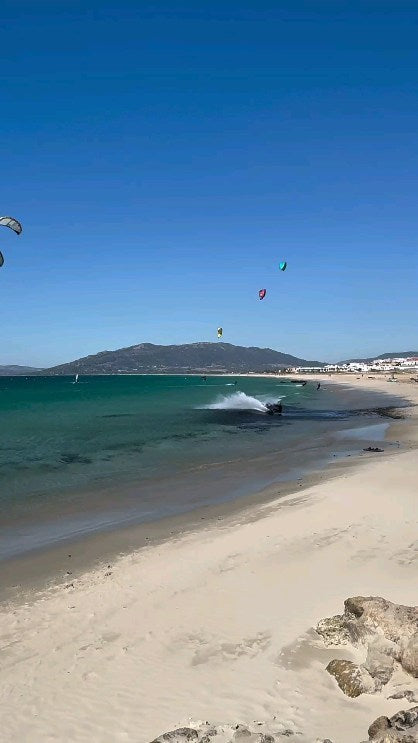 #repost @timoboersema
__

Are you ready for @redbullza king of the air 2023 tomorrow? I am for sure! And I can’t wait to fly this kite tomorrow 😜 (some unused footage of Tarifa)

@naish_kiteboarding @prolimithq