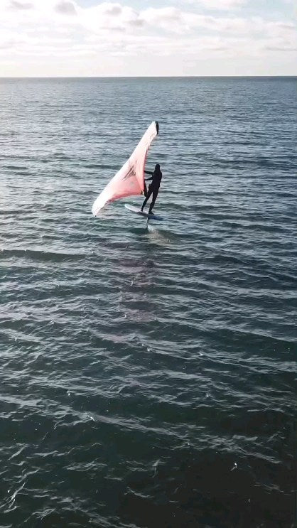 @naishfoiling 

@markusboman enjoys the ultimate setup, gliding on a Hover DW with a 7m ADX on a breezy, sunny winter day in Sweden.

Pilot: @surfersvarberg 
#naish #naishfoilboards #naishhover #naishwing #naishadx