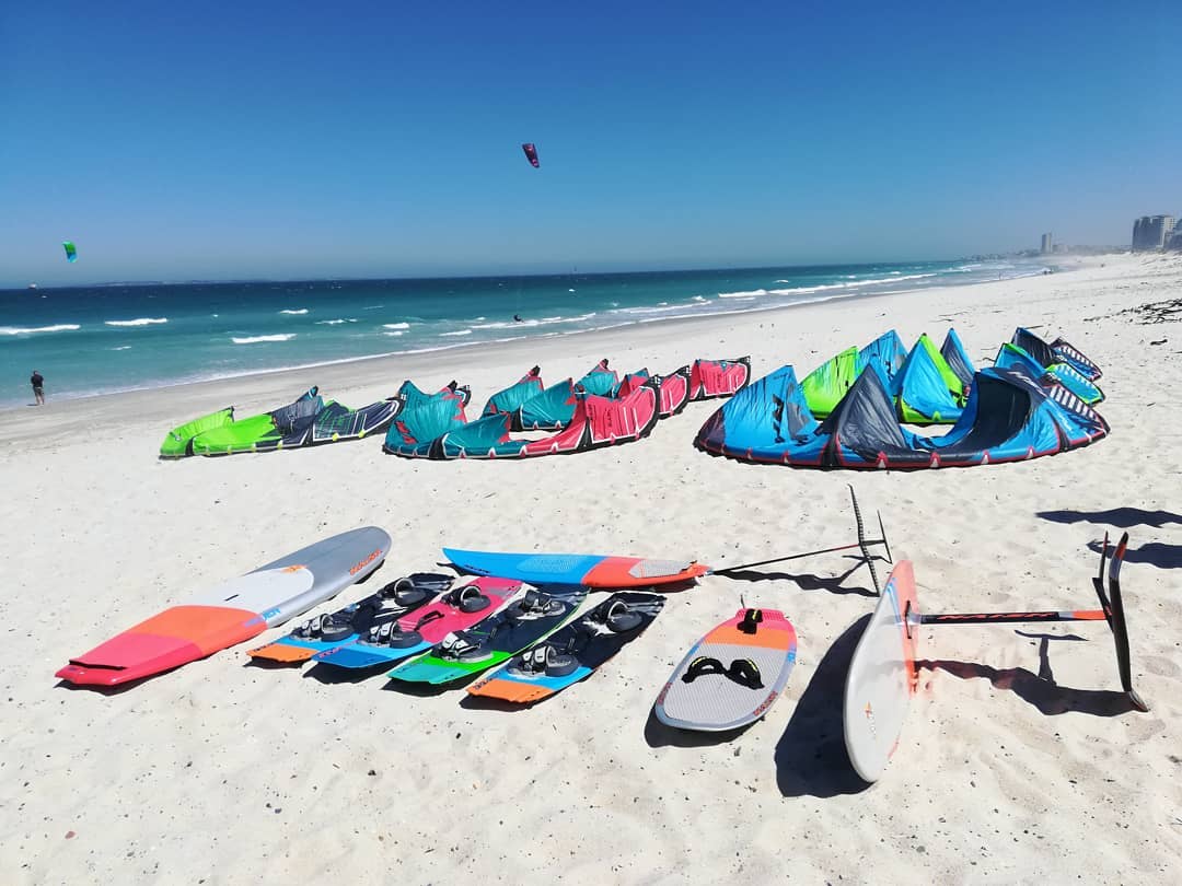 Cape Town provided amazing conditions for our 2019 demo day.

#kiteboarding #kitesurfing #hydrofoil #naish #naishsouthafrica #demoday