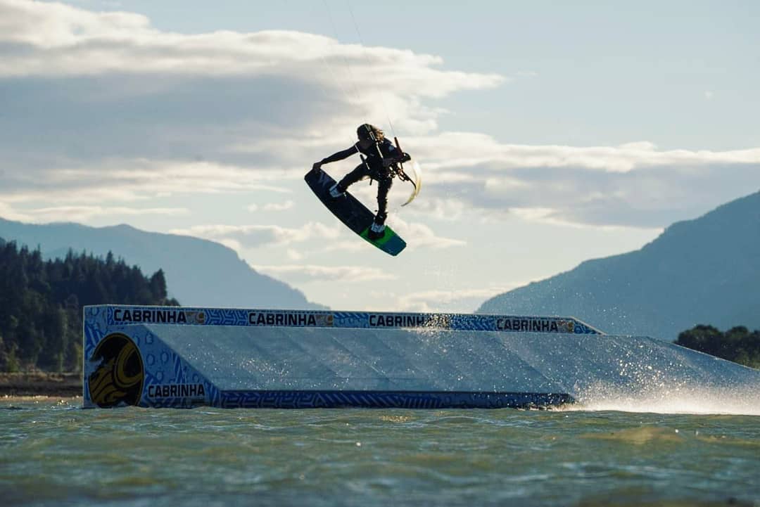 Young ripper from Maui @tomas.aguirre putting his stomp to work 😎🔥 #kiteboarding #kitesurfing #wakestyle #naish #naishstomp #naishkites #liveboldlyridenaish