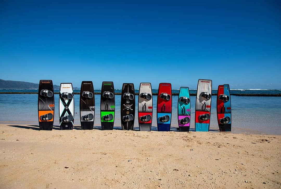 Naish's 2020  twintip range is brining the heat 🔥

#naishkiteboarding #naishkites #naish #liveboldlyridenaish #kitesurfing #kiteboarding